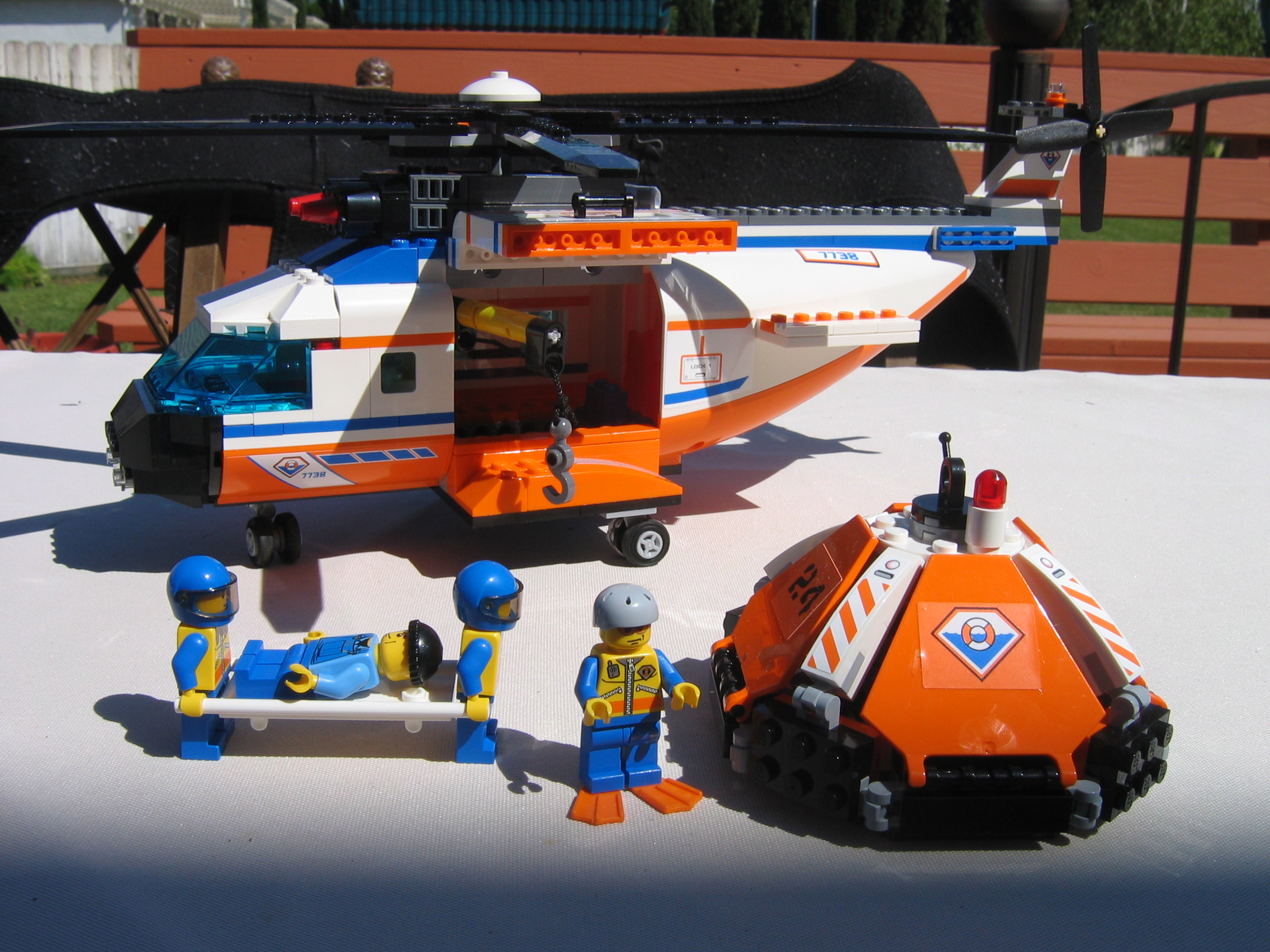 Review- 7738 Coast Guard Helicopter - LEGO Town ...