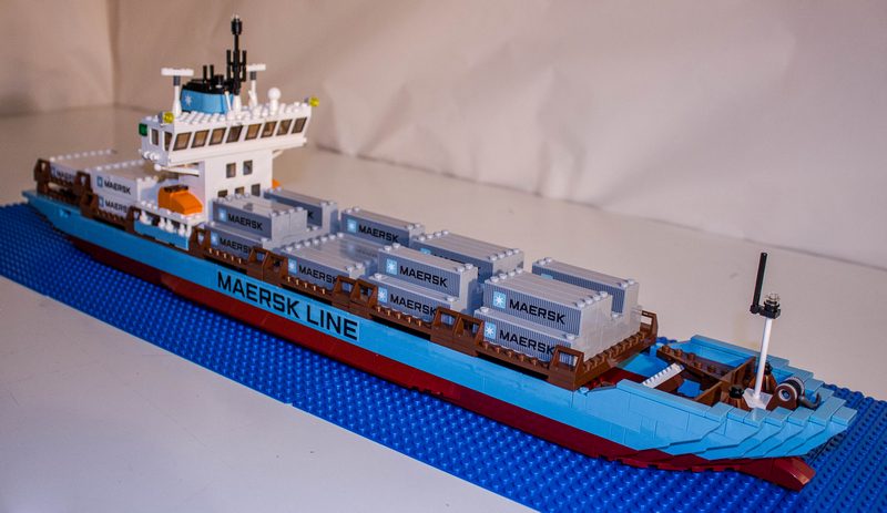 omfattende slutpunkt tjene Review: 10155 Maersk Line Container Ship - LEGO Town - Eurobricks Forums