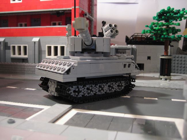 lego-tank-t2-minifigtimes-com-04.png