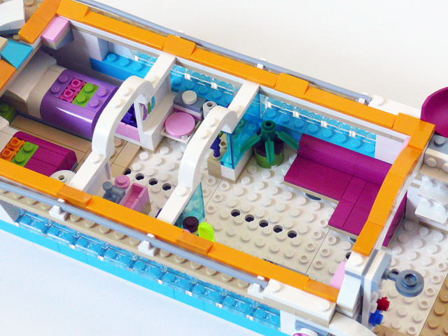 Review: 41015 Dolphin Cruiser - LEGO Town - Eurobricks Forums