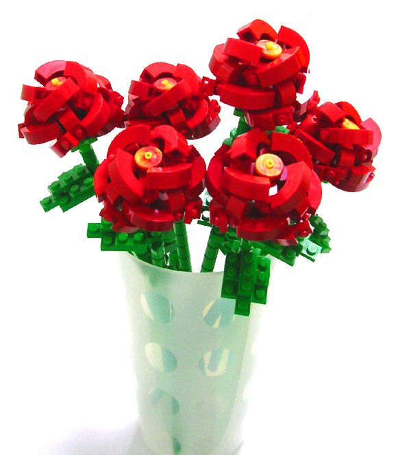 Taiwan's lego fan RMingTW presents this wonderful bunch of red roses: