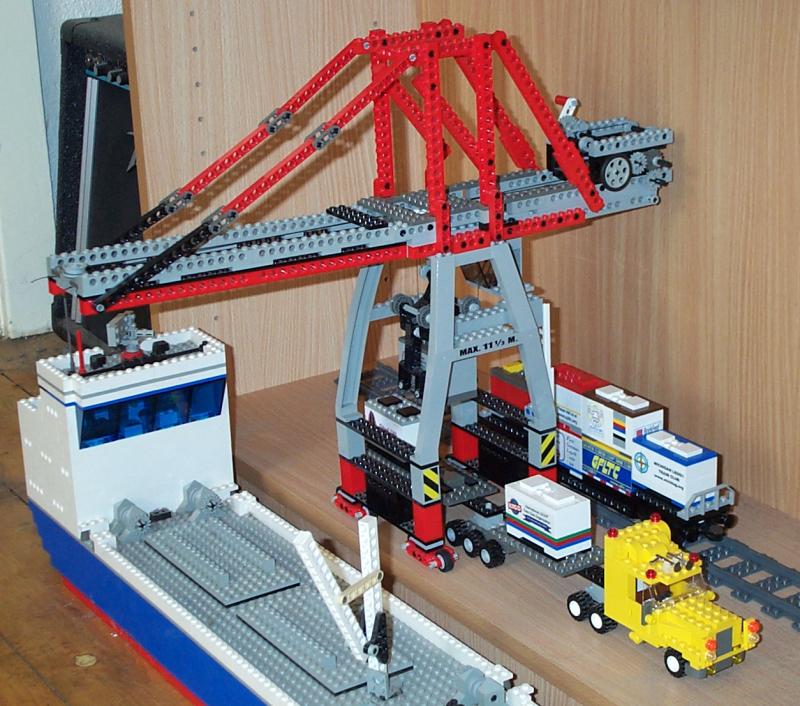 Wharf crane