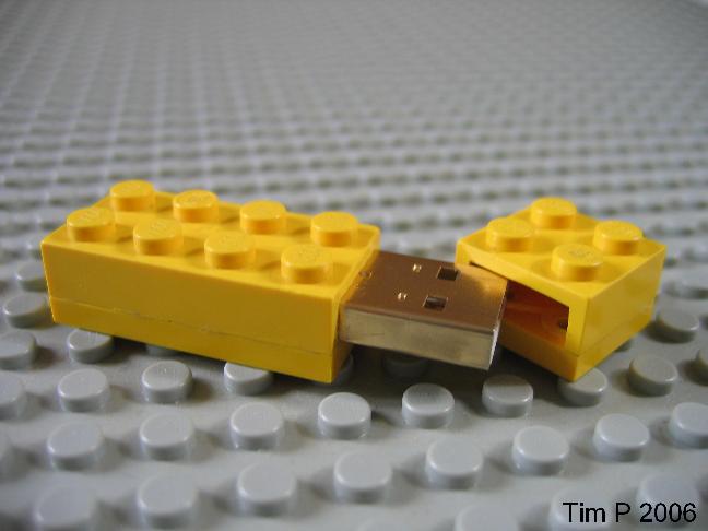 http://www.brickshelf.com/gallery/Wonga-Taa/Lego-USB-Flash-Drive/lego_flash_drive_-_03.jpg