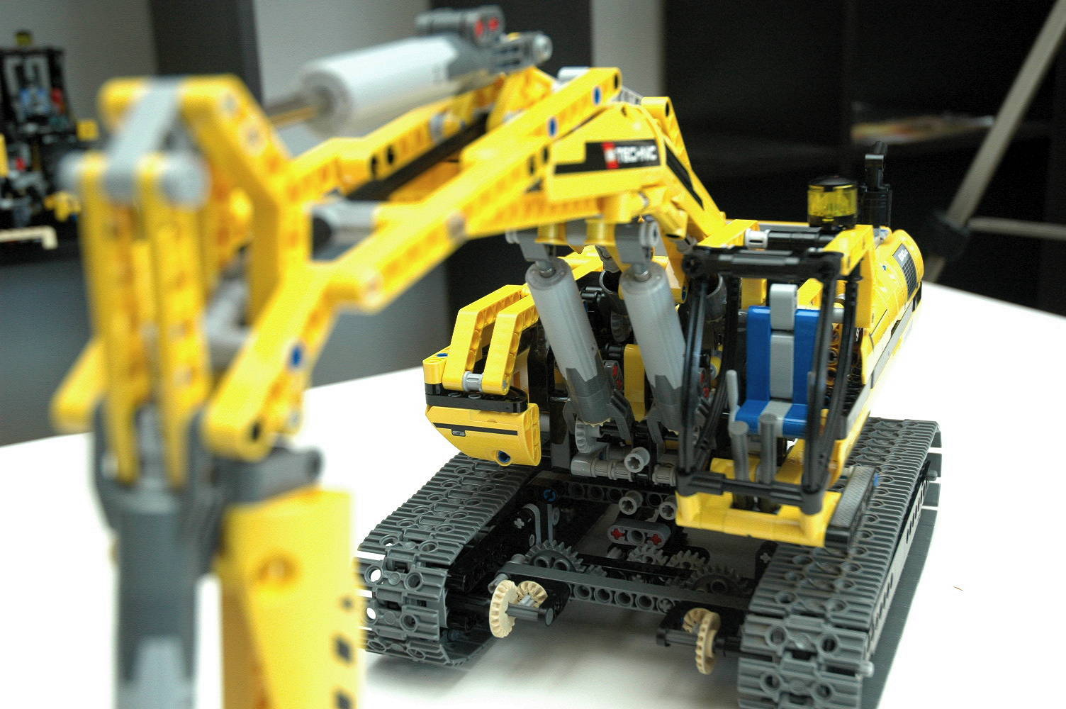 kan ikke se lustre Simuler REVIEW] 8043 - Excavator - LEGO Technic, Mindstorms, Model Team and Scale  Modeling - Eurobricks Forums