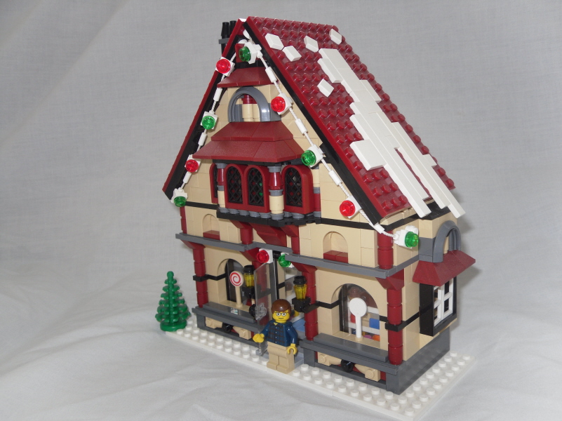 winter_village_sweet_shop_and_home-small_001.jpg
