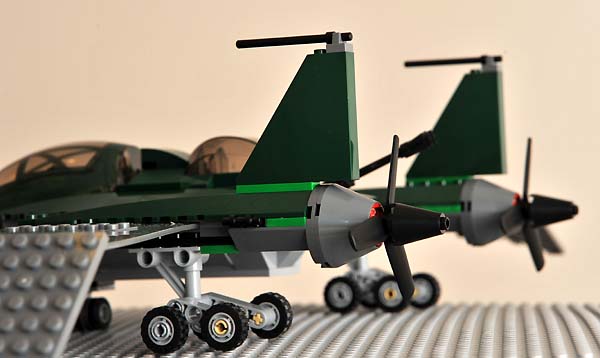 Review : 7683 - Fight the Flying Wing - Licensed Eurobricks