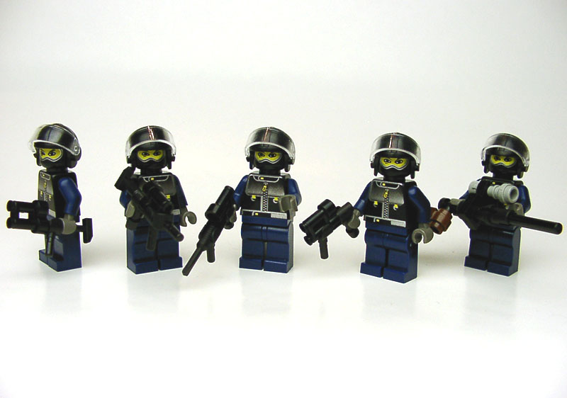 I have got a few of these after seeing these SWAT guys on brickshelf