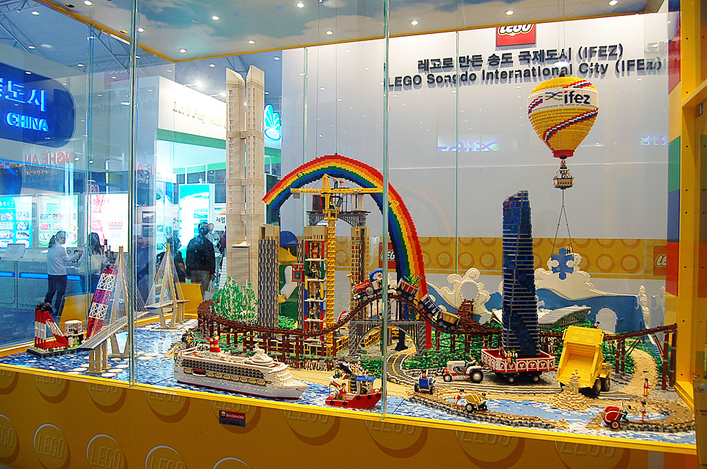 Fascinating LEGO® Model of the Day: South Korea Shows the ...