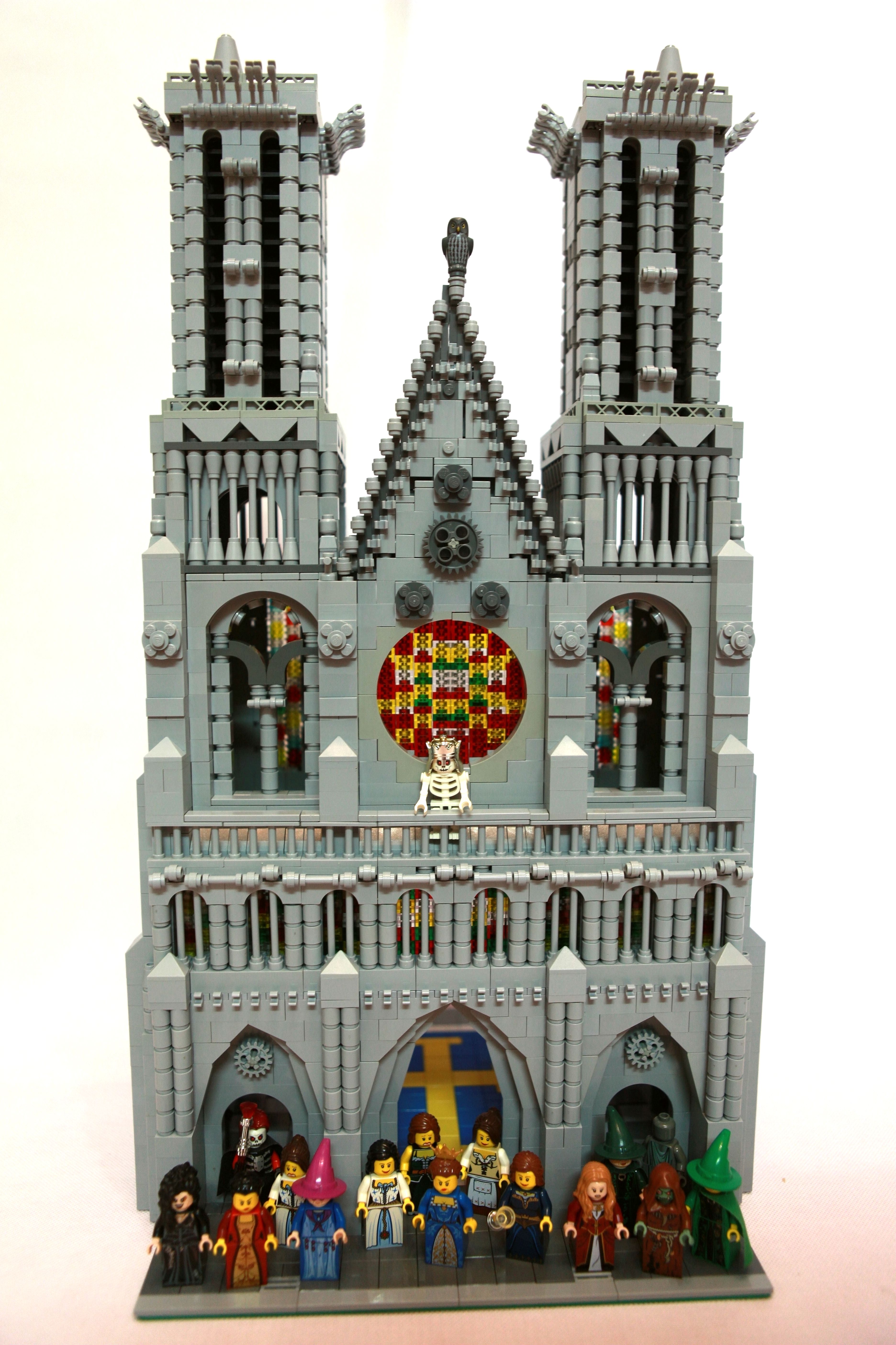 cathedral_minifigs.jpg