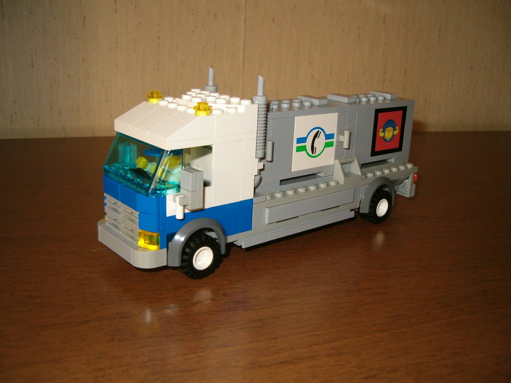 containers_truck01.jpg