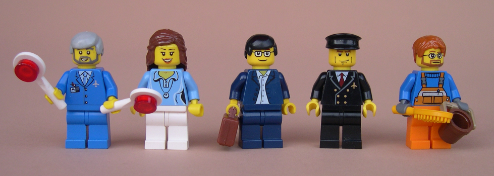 2012_4000012_minifigs.png