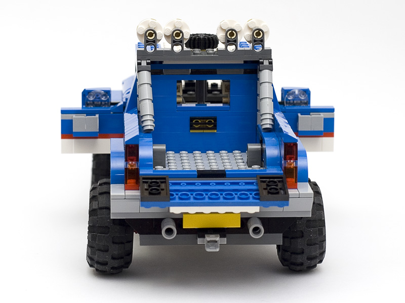 Обзор набора LEGO Creator 5893 «Мощный внедорожник»  Img_4888_800px