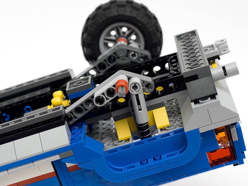 Обзор набора LEGO Creator 5893 «Мощный внедорожник»  Img_4899_800px