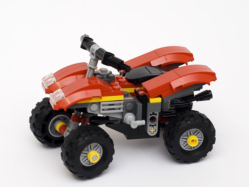 Обзор набора LEGO Creator 5893 «Мощный внедорожник»  Img_4904_800px