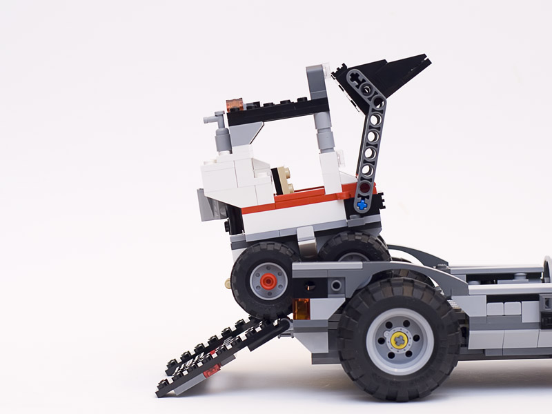 Обзор набора LEGO Creator 5893 «Мощный внедорожник»  Img_4983_800px