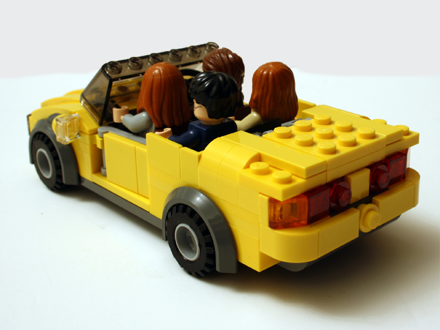 yellowcar_rearoblique_640.jpg