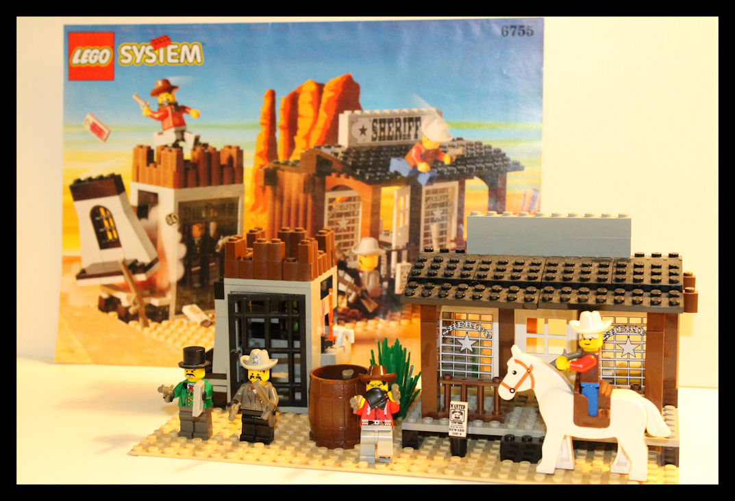 Lego Western 6755 Sheriffs Lock Up 100 Minifigures Wild West Cowboys
