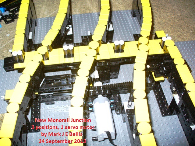 v_new_monorail_junction_servo3.jpg