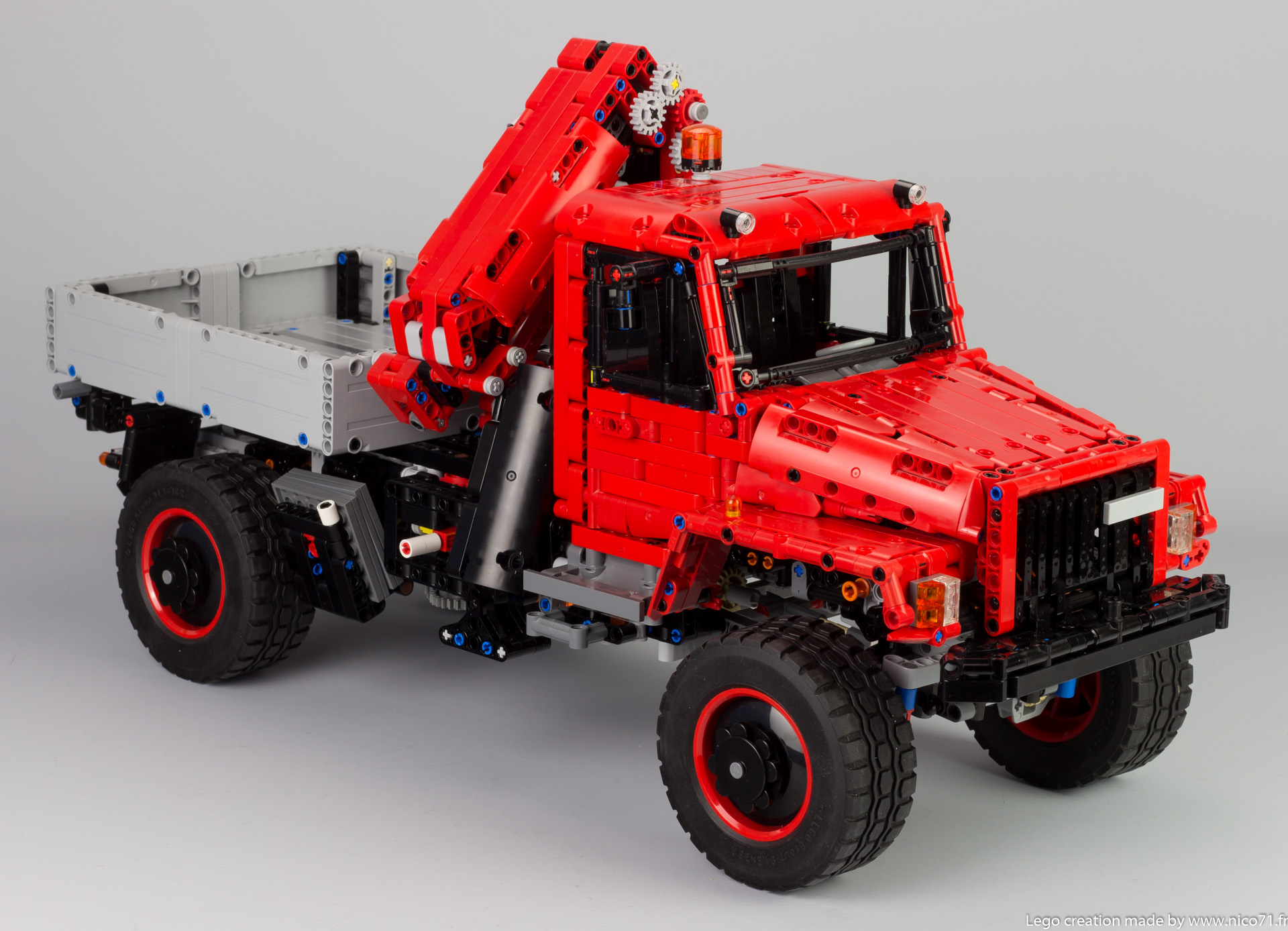 lego-42082-model-e-offroad-truck-7.jpg
